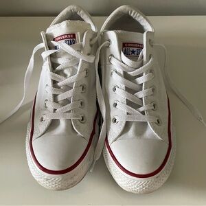 Like new Women’s Converse sneakers size 10